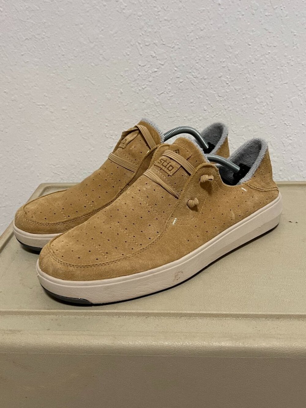 Stio Colter Shoes Low Top Comfy Casual Brown Tan Slip On Men's size 12 Sneakers